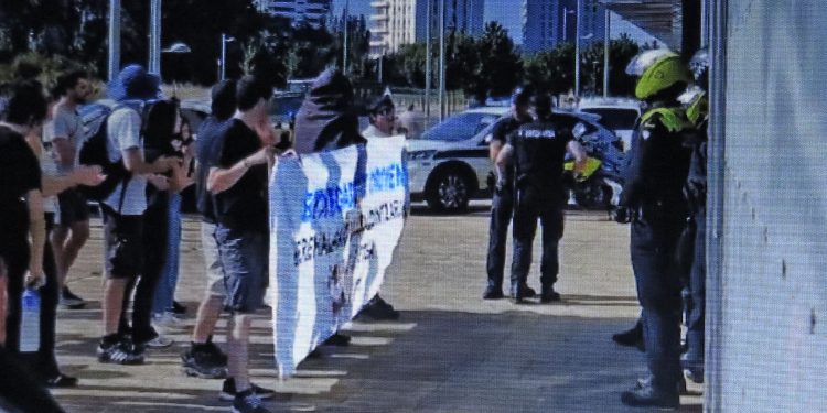 Alokabide consuma un desahucio en Gasteiz con la ayuda de la represión policial