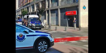 El Centro Socialista Aresti de Bilbao ha sido desalojado por la policía