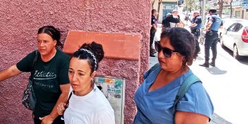 Un profesor, militante del PCE, desahucia a una madre y su hija