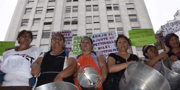 M. CARACOL. Pírrico Milei: bajar la inflación haciendo subir el hambre