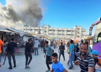 ISRAEL bombardea una escuela de la ONU que albergaba a palestinos desplazados (+ vídeo)