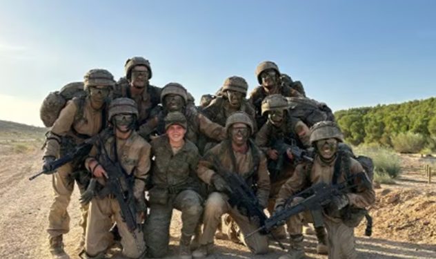 El gobierno (PSOE+Sumar) otorga un millón de euros para becas a militares