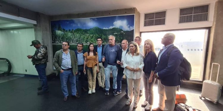 Miembros del PP rechazados en Caracas ¿por su continuo apoyo al golpismo?