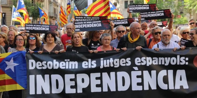 Una manifestación en Barcelona llama a la desobediencia a la «justicia»