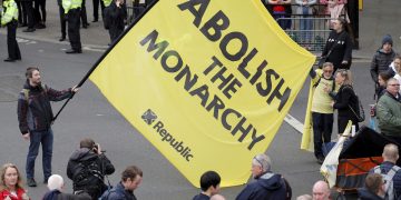 REINO UNIDO. Una de las fortunas más grandes del mundo habla de «los desafíos del coste de la vida»