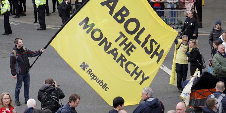 REINO UNIDO. Una de las fortunas más grandes del mundo habla de «los desafíos del coste de la vida»