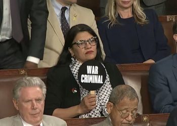 Cómplices del genocidio: La Cámara de representantes de EE.UU ovaciona a Netanyahu… con una excepción