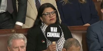 Cómplices del genocidio: La Cámara de representantes de EE.UU ovaciona a Netanyahu… con una excepción