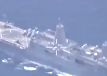 ¿Qué hace el portahelicópteros J. Carlos I junto a la flota de EE.UU, en el estrecho de Ormuz?.