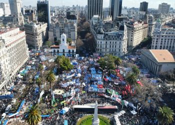 ARGENTINA. Organizaciones sociales marchan contra las “políticas de hambre” de Milei