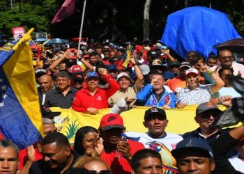 La clase obrera se movilizó en apoyo a la revolución pero Falsimedia no lo vio