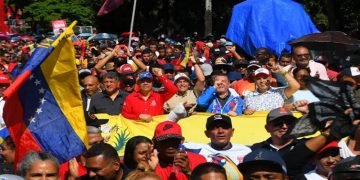 La clase obrera se movilizó en apoyo a la revolución pero Falsimedia no lo vio