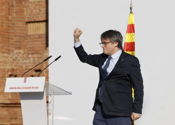 CATALUNYA. Llegada de Puigdemont al Parlament: habló a sus seguidores y desapareció