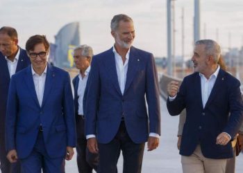 El PSC (Ayuntamiento de Barcelona y Generalitat) reciben «muy contentos» al Borbón