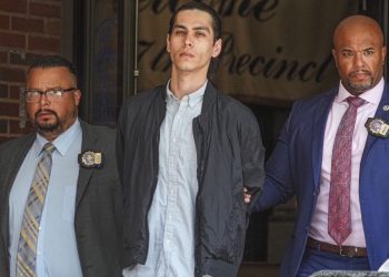 Procesan a un periodista de EE.UU por informar sobre una acción de protesta a favor de Palestina