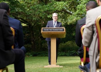 REINO UNIDO. La socialdemocracia en el gobierno anuncia recortes y castigo a los trabajadores