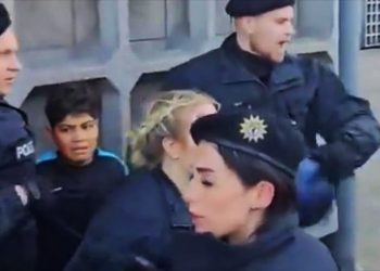 ALEMANIA. Fascismo de la mano de la socialdemocracia: detenido un niño por enarbolar la bandera palestina (+ vídeo)