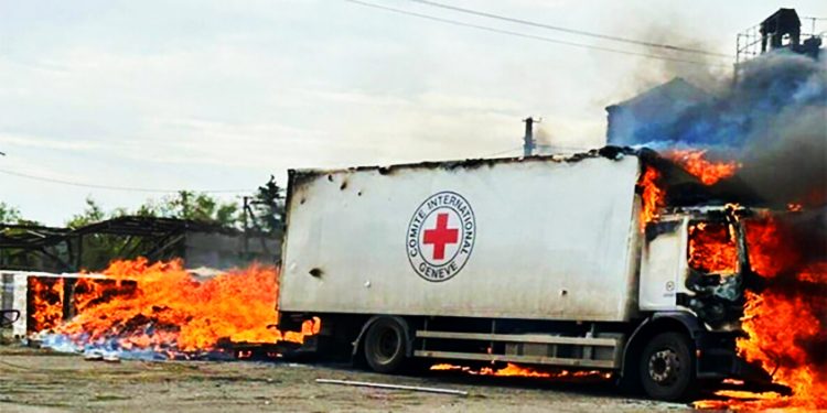 UCRANIA bombardeó un centro de distribución de ayuda humanitaria en Donetsk; tres empleados del CICR asesinados