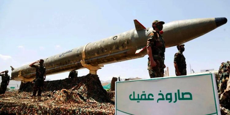 YEMEN lanzó un misil hipersónico que recorrió más de 2.000 km antes de golpear importante blanco en Israel