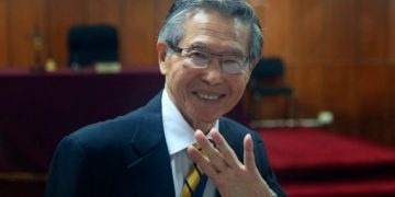 PERÚ. Los golpistas fujimoristas consiguen tres días oficiales de luto y que negros carguen el féretro