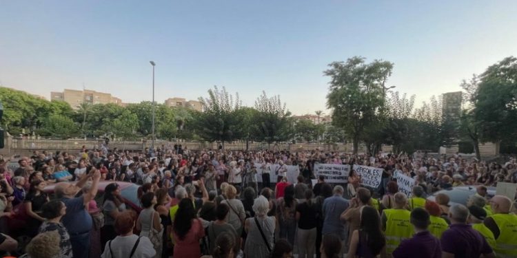 MURCIA. Manifestación contra la ridícula condena a los empresarios de la trama de prostitución de menores