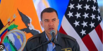 ECUADOR. El gobierno va a cambiar la Constitución para que EE.UU pueda tener bases militares en el país