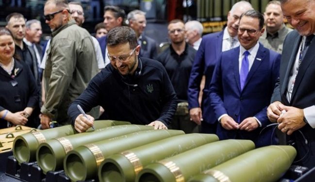 EE.UU. Zelensky acude a entrevistarse con sus amos y a firmar en las municiones