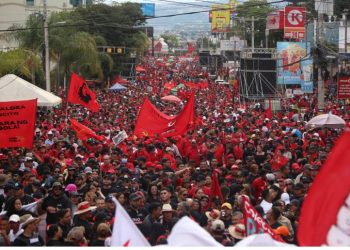 HONDURAS. Decenas de miles de personas se movilizaron contra el golpismo y en apoyo al gobierno