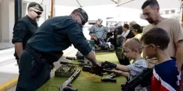 La Guardia Civil de Cádiz celebra una jornada de puertas abiertas… a la indecencia
