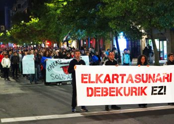 Cientos de personas se movilizan en Donostia contra el auge del racismo y el fascismo