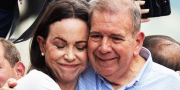 UE. Otorgan el premio Sájarov a la golpista y al sanguinario ex candidato opositor venezolano