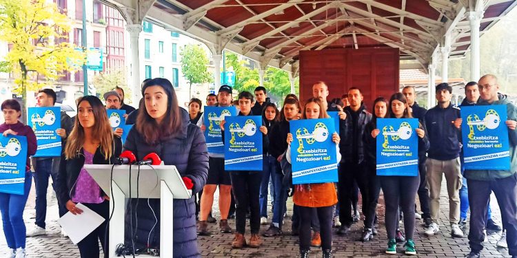 Los sindicatos de vivienda de Euskal Herria convocan manifestación en Bilbao por el derecho a la vivienda