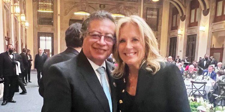 Con izquierdistas como Petro no hacen falta derechas; pueden comprobarlo en esta noticia