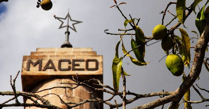 FIDELISTA por SIEMPRE. Aún le quedan 3 años para enmendar la plana y salir por la puerta normal