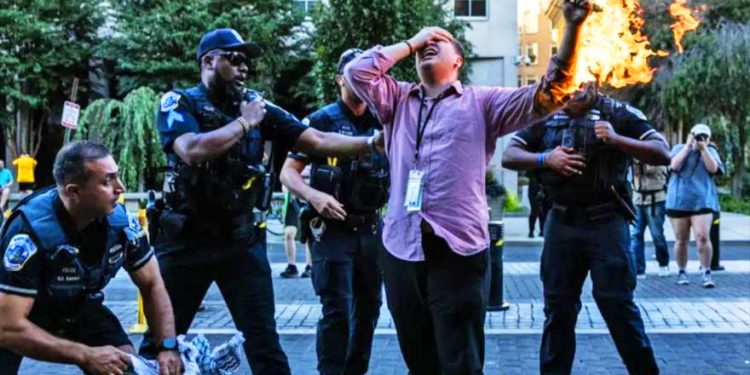 EE.UU. Un hombre se prende fuego en el brazo cerca de la Casa Blanca al grito de “Palestina libre”