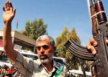 “Lo más terrible se aprende enseguida y lo hermoso nos cuesta la vida”