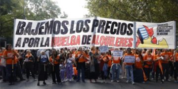 Por primera vez miles de personas toman las calles en protesta por el abuso de los alquileres
