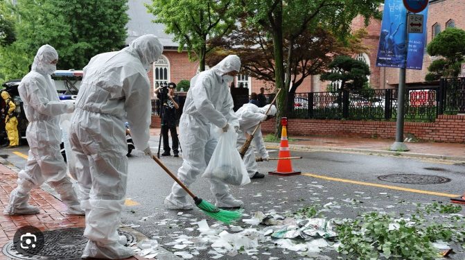 COREA DEL SUR. Cae un globo con basura enviado por la RPDC en las instalaciones presidenciales