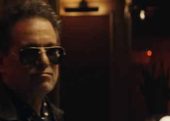 El último video-clip de Joaquín Sabina rodeado de amigos, entre ellos, un conocido ultrarderechista