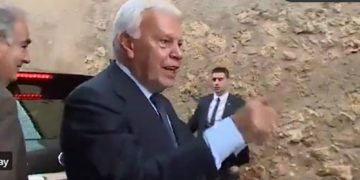 Felipe González abucheado y descrito como «fascista» (¡Lo que nos hubiéramos ahorrado si estas imágenes fueran de 1982!)