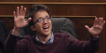 Errejón da la puntilla a Sumar: renuncia tras ser denunciado por acoso machista