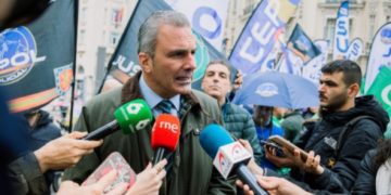 Vox abandera una manifestación de Guardias Civiles y Policías a favor de la «Ley Mordaza», y menta a… los comunistas