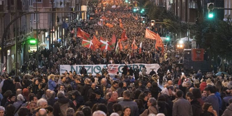 Bildu convocó a miles de personas en Bilbao y se felicitó por su trabajo institucional