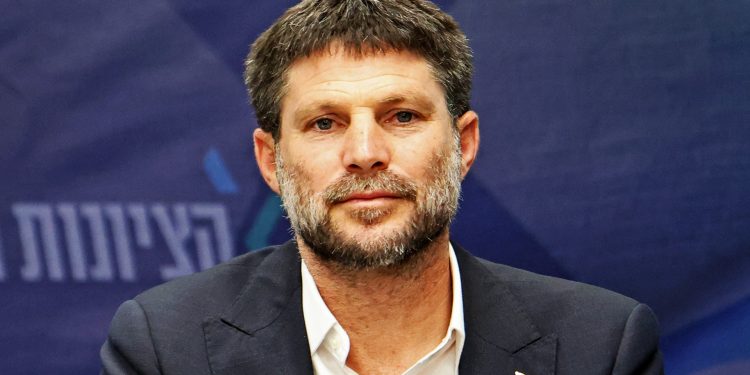 FRANCIA. Ante el temor de ser detenido, Smotrich cancela su viaje a París