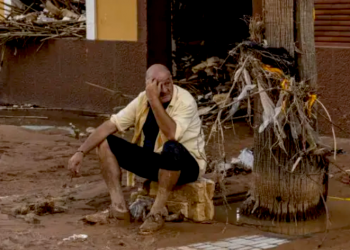 JOAQUIN LUCENA: Dana, Dana de alta cuna de baja cama