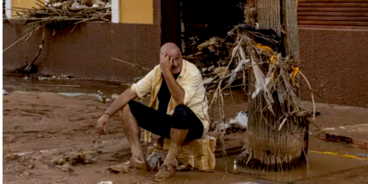 JOAQUIN LUCENA: Dana, Dana de alta cuna de baja cama