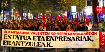 EHKS se manifestó en Bilbo e Iruñea en solidaridad con la clase trabajadora de Valencia
