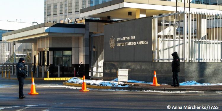 UCRANIA. Ante el temor de represalias, por parte de Rusia, EE.UU. cierra su Embajada en Kiev