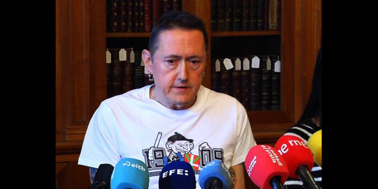 Fermin Muguruza sorprendido y desilusionado con la decisión del GV tras cantar “Sarri Sarri” en la prisión de Martutene