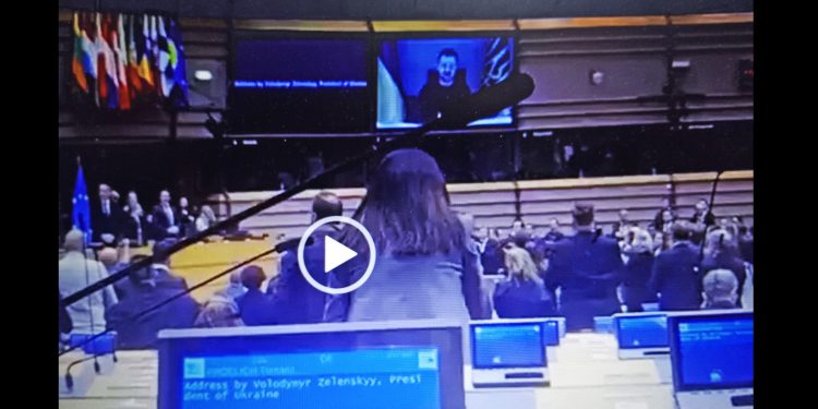 La escoria europea aplaude en su parlamento los lanzamientos de misiles yanquis desde Ucrania a Rusia